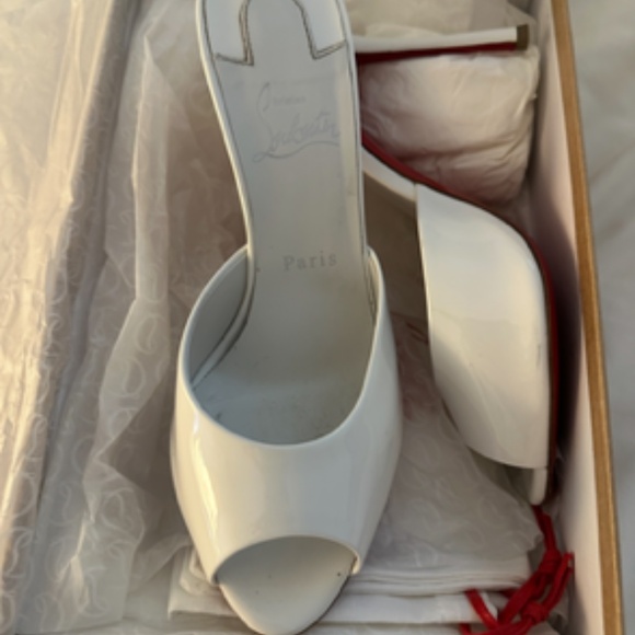 NIB Christian Louboutin Me Dolly 100MM Patent Leather Mules Retails $845 - Picture 4 of 7